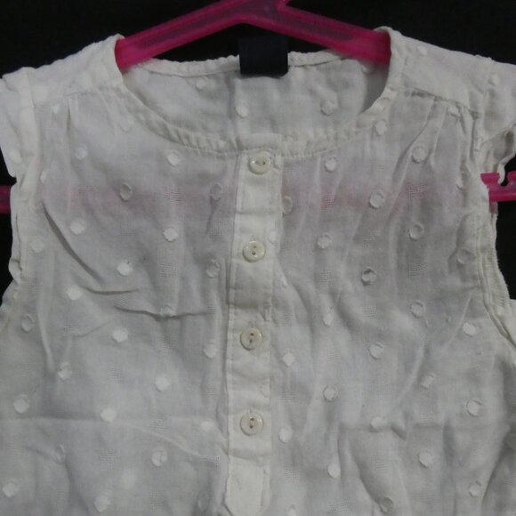 GAP KIDS | xs extra small (4-5) | Sleeveless Cream Button-Up Blouse - Picture 4 of 14
